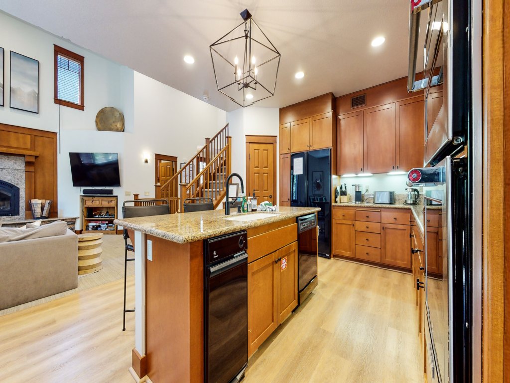 Timbers 6 Updated and Pet-Friendly, Private Jacuzzi, Private Garage Vacation Rental in Mammoth Lakes - RedAwning