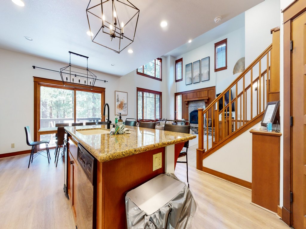 Timbers 6 Updated and Pet-Friendly, Private Jacuzzi, Private Garage Vacation Rental in Mammoth Lakes - RedAwning