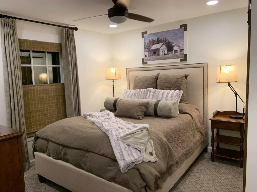 Five-Star Historic Boyd Harvey Carriage House Vacation Rental in Tennessee - RedAwning