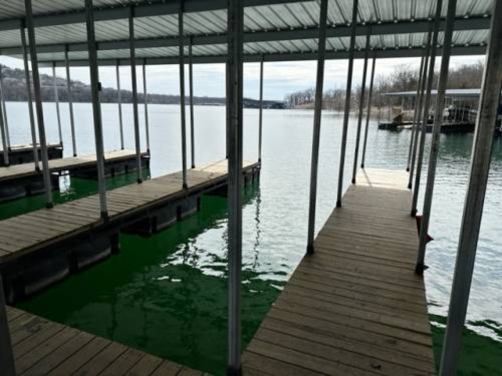 RW-A- Rockwood Lake Lodge Vacation Rental in Branson - RedAwning