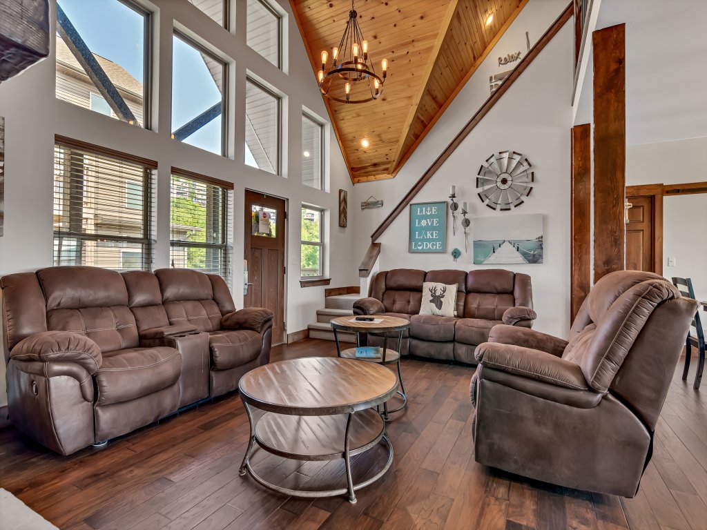 RW-A- Rockwood Lake Lodge Vacation Rental in Branson - RedAwning