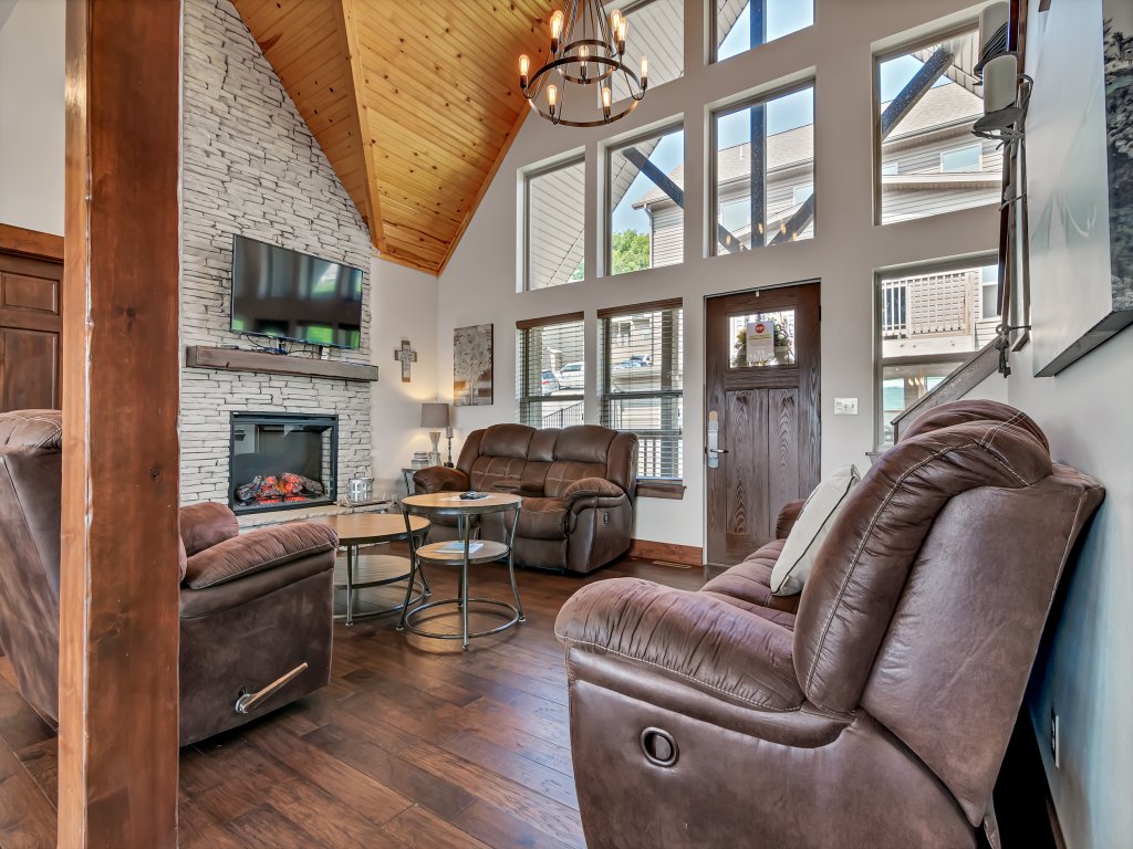 RW-A- Rockwood Lake Lodge Vacation Rental in Branson - RedAwning