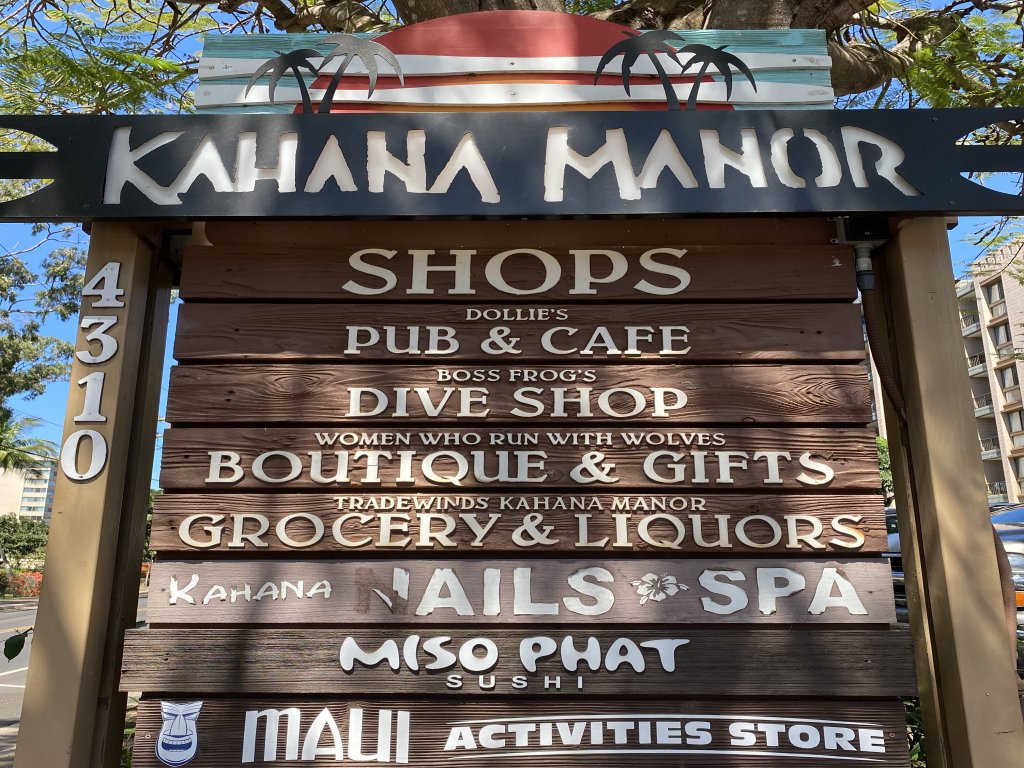 Kahana Manor 418 1 Bedroom Condo Vacation Rental in Lahaina - RedAwning
