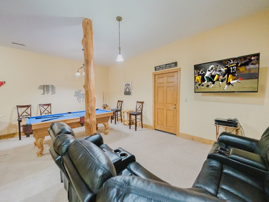 Absolute Bearadise Vacation Rental in Sevierville - RedAwning