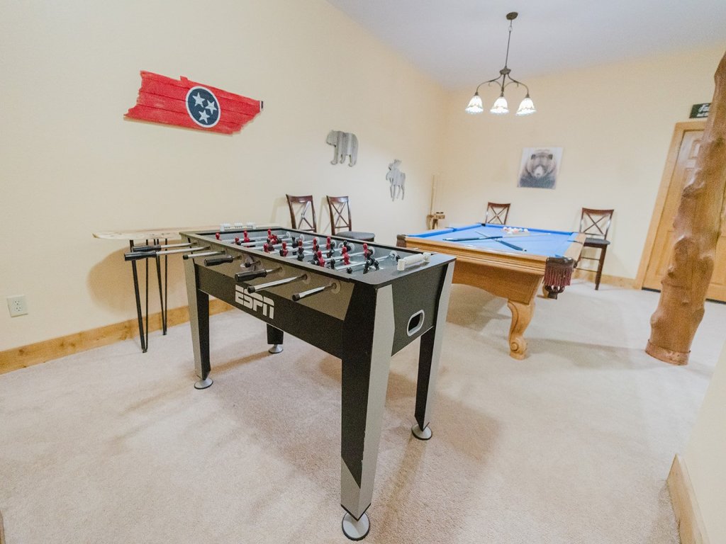 Absolute Bearadise Vacation Rental in Sevierville - RedAwning