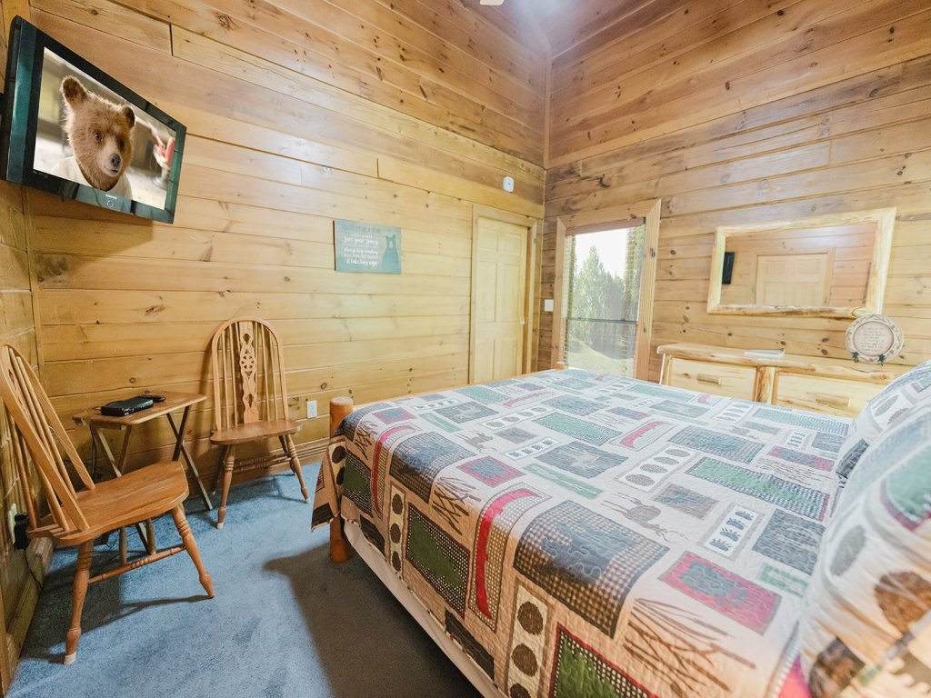 Absolute Bearadise Vacation Rental in Sevierville - RedAwning