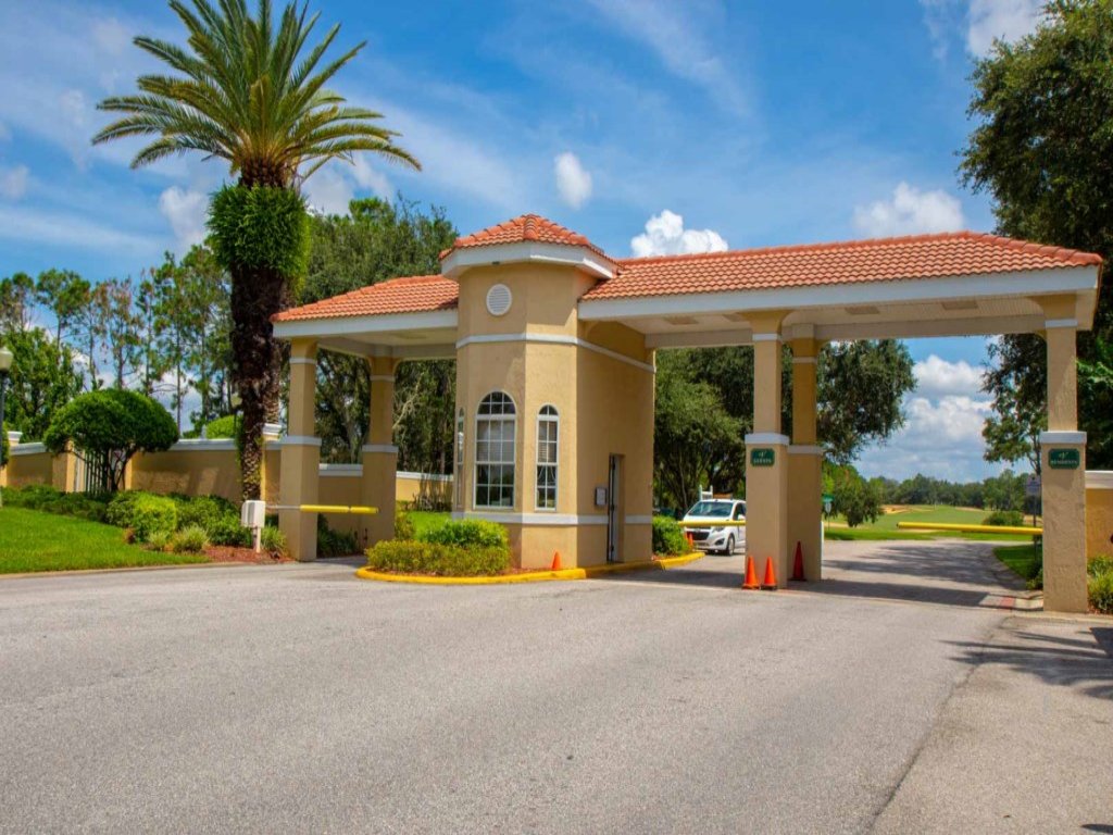 Southern Comfort Right At Home! South Facing Pool! Vacation Rental in Florida - RedAwning