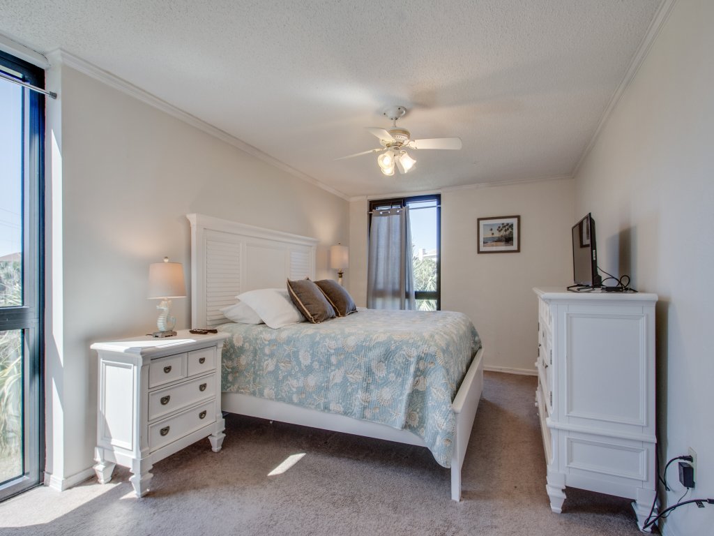 Enclave 202A Vacation Rental in Destin - RedAwning