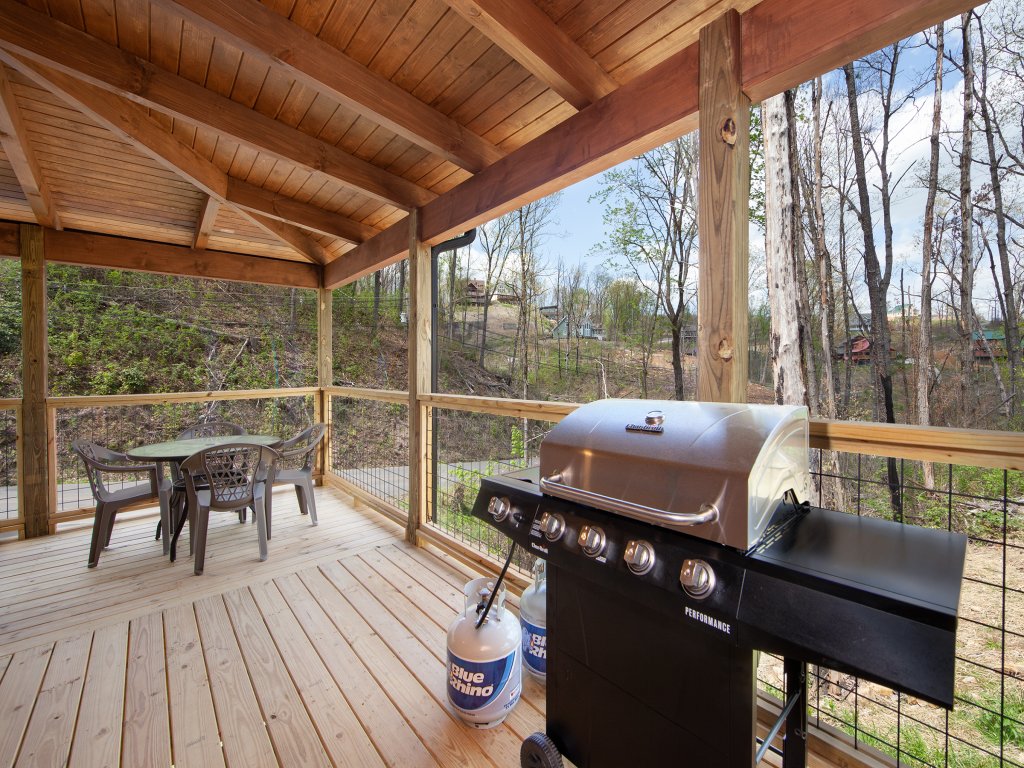 Creekside Manor Too Vacation Rental in Gatlinburg - RedAwning