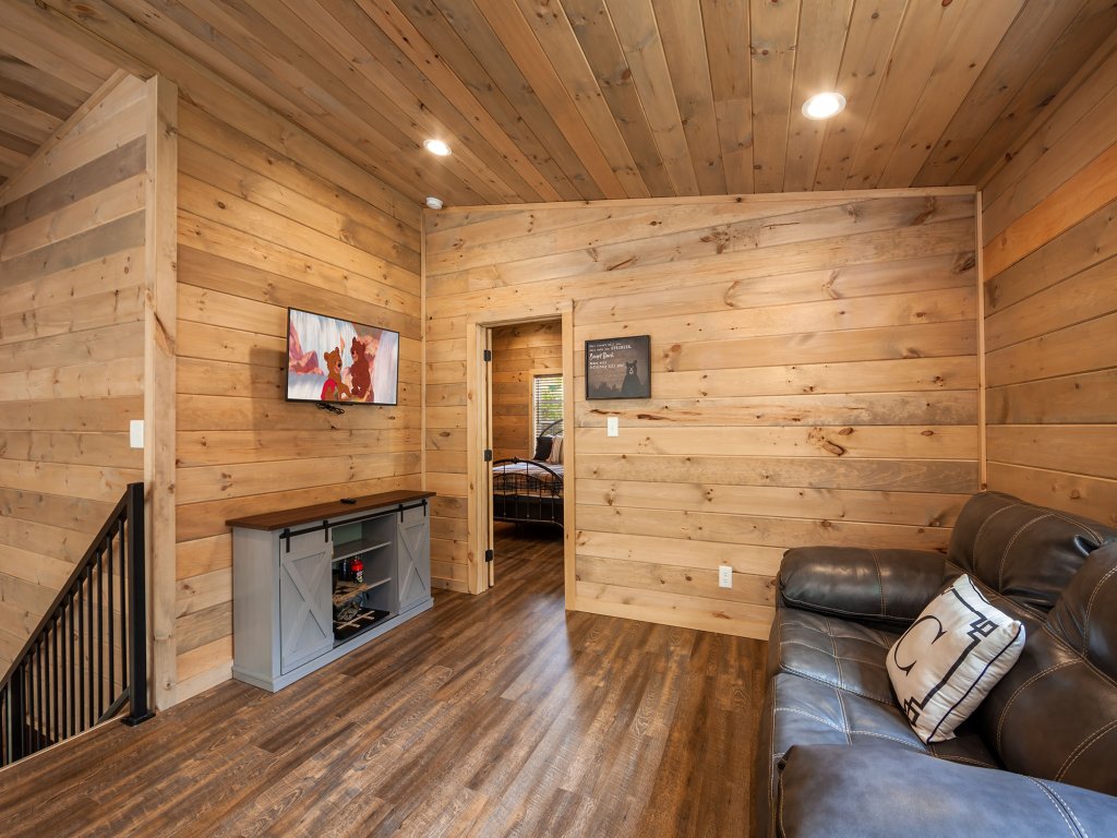 Creekside Manor Too Vacation Rental in Gatlinburg - RedAwning