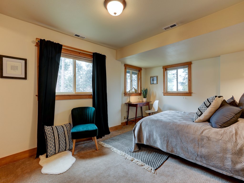 The Bend House Vacation Rental in Bend - RedAwning