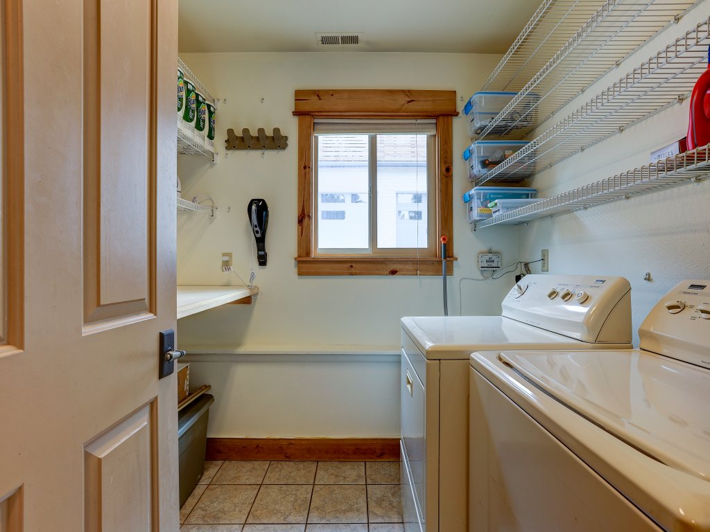The Bend House Vacation Rental in Bend - RedAwning