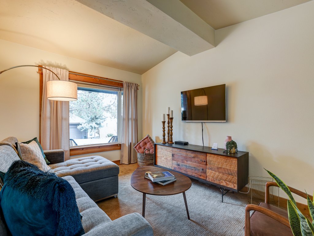 The Bend House Vacation Rental in Bend - RedAwning