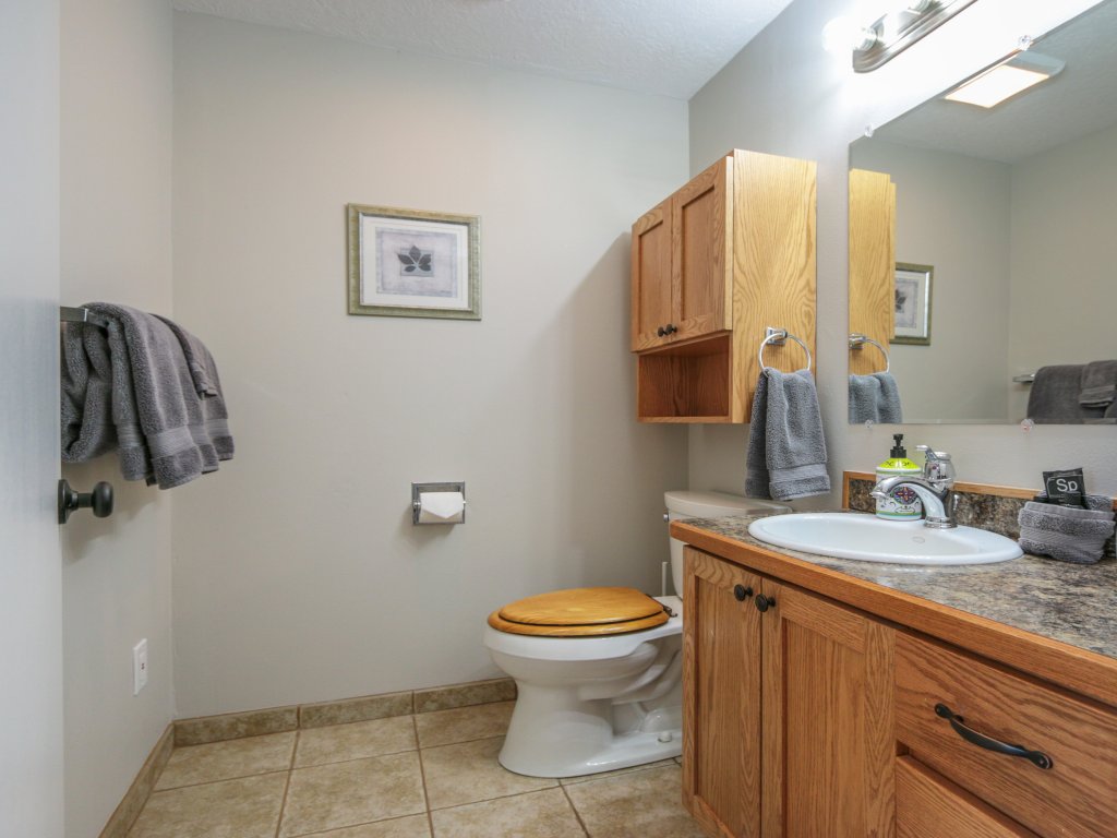 Quail On Sunset Vacation Rental in Hood River - RedAwning
