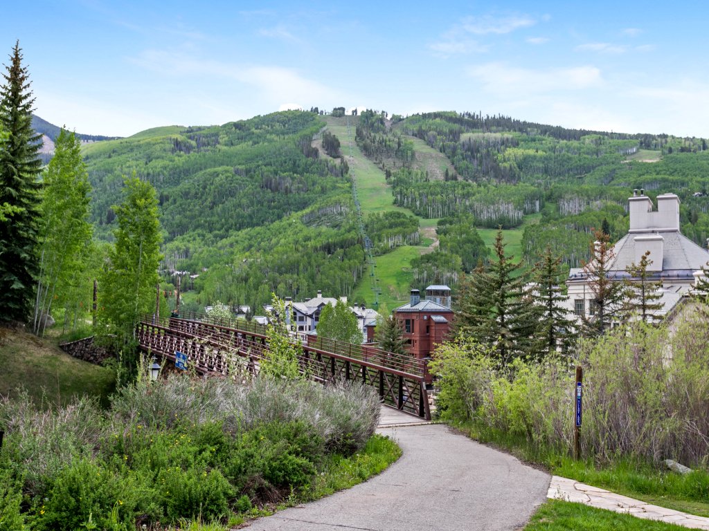 Beaver Creek 326 Kiva Condo easy access to Ski in/Ski Out Vacation Rental in Beaver Creek - RedAwning