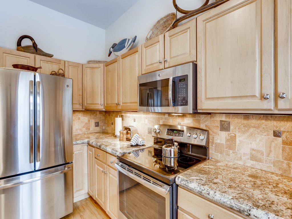 Premiere 2Br Townhome - Shuttle to Slopes. Kids Ski Free! Vacation Rental in Keystone - RedAwning