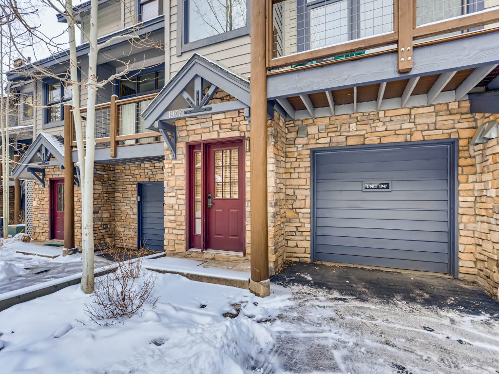 Premiere 2Br Townhome - Shuttle to Slopes. Kids Ski Free! Vacation Rental in Keystone - RedAwning
