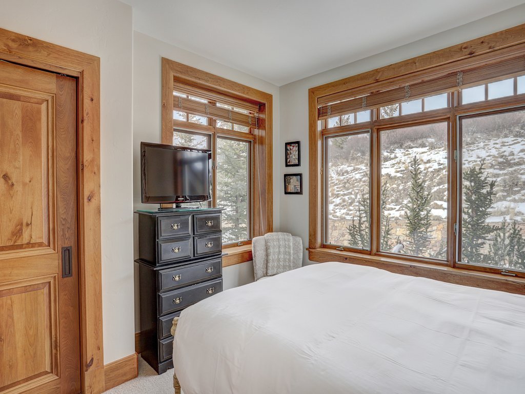 4Br Ski in/Ski out Condo - Top of Bachelor Gulch Vacation Rental in Avon - RedAwning