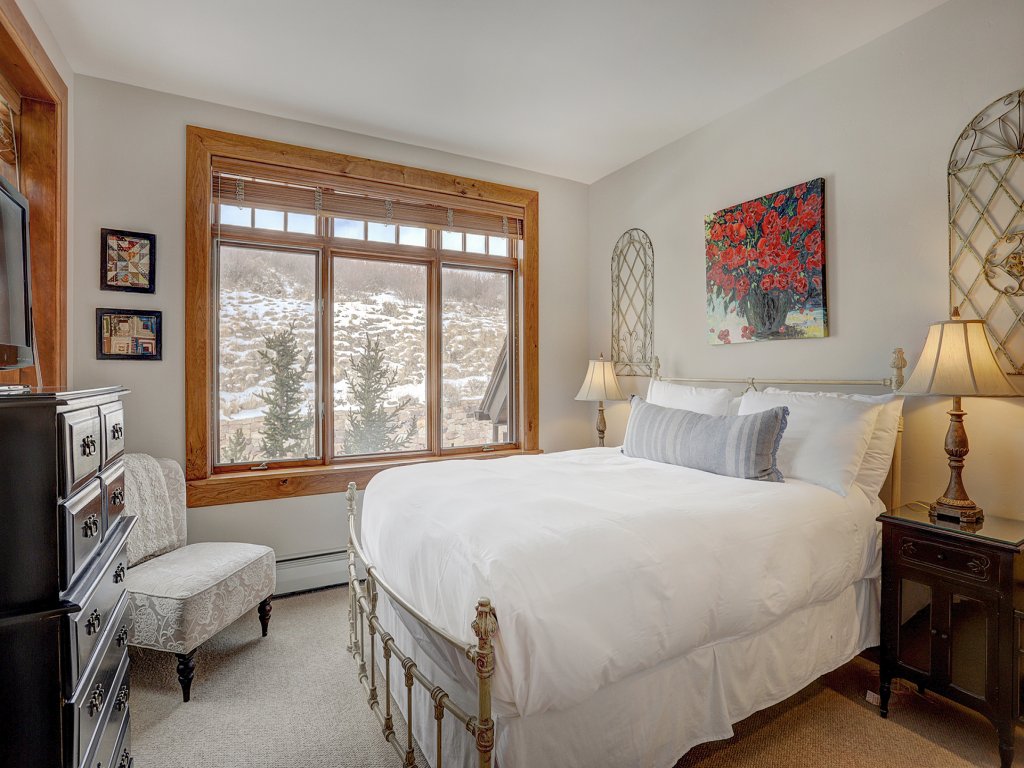 4Br Ski in/Ski out Condo - Top of Bachelor Gulch Vacation Rental in Avon - RedAwning