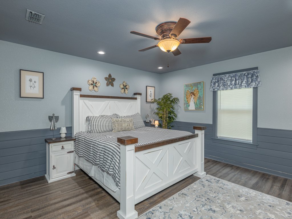 Sweet Surrender Cabin with Premier Amenities Vacation Rental in Pigeon Forge - RedAwning
