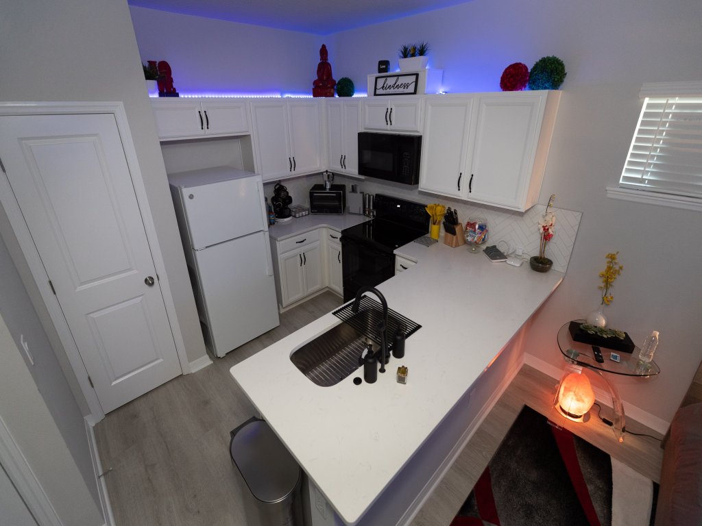 Pet Friendly Modern Zen Studio Retreat with Hot Tub Vacation Rental in Orlando - RedAwning