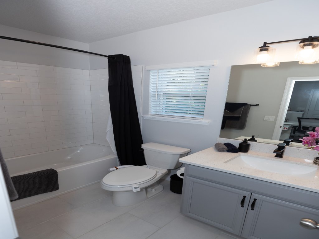 Pet Friendly Modern Zen Studio Retreat with Hot Tub Vacation Rental in Orlando - RedAwning