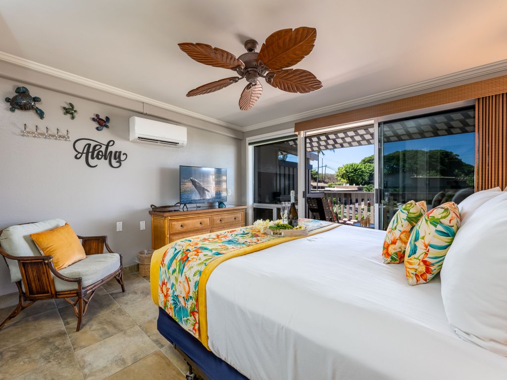 Kahana Sunset C7 2 Bedroom Condo Vacation Rental in Lahaina - RedAwning