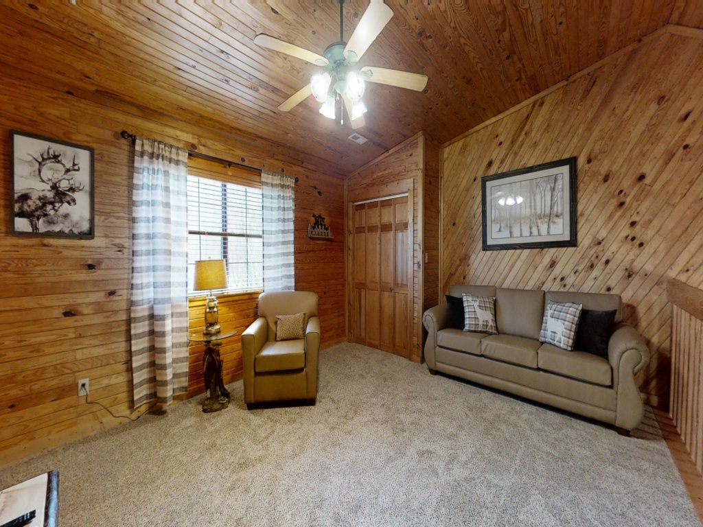 A Cowpoke's Dream Vacation Rental in Sevierville - RedAwning