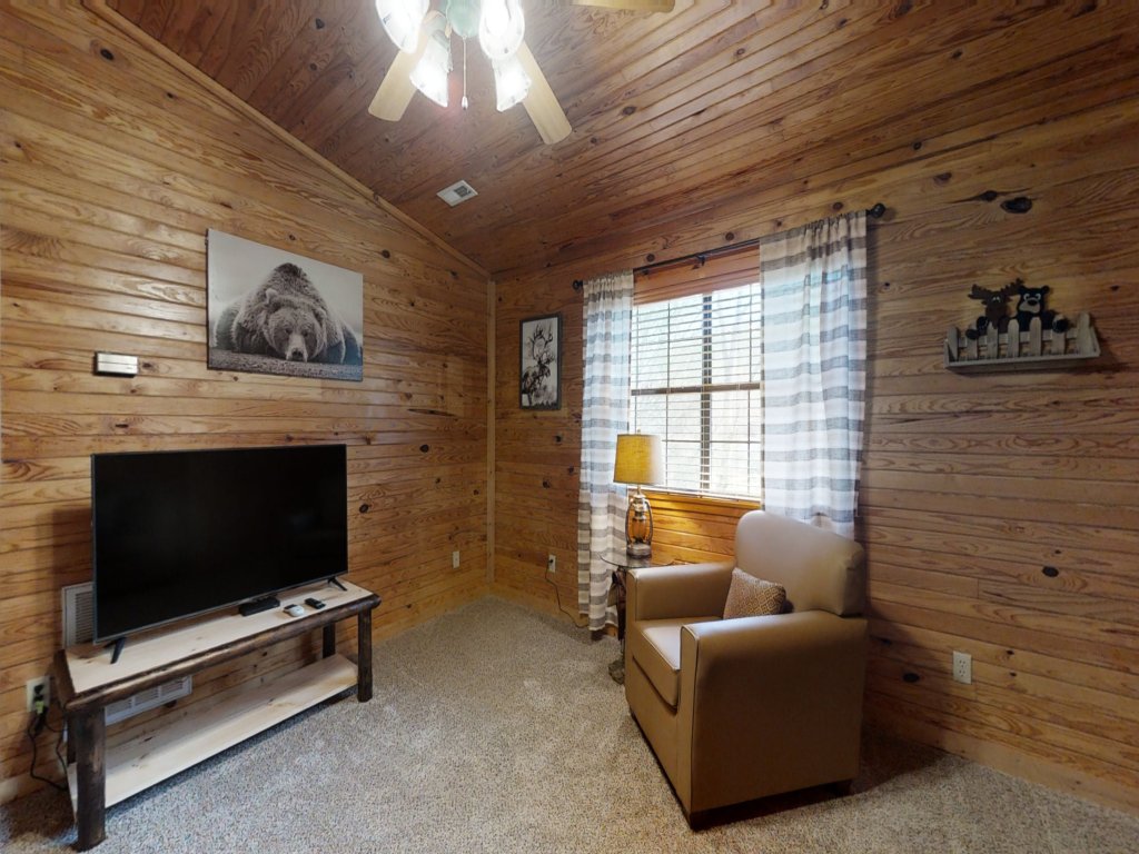 A Cowpoke's Dream Vacation Rental in Sevierville - RedAwning