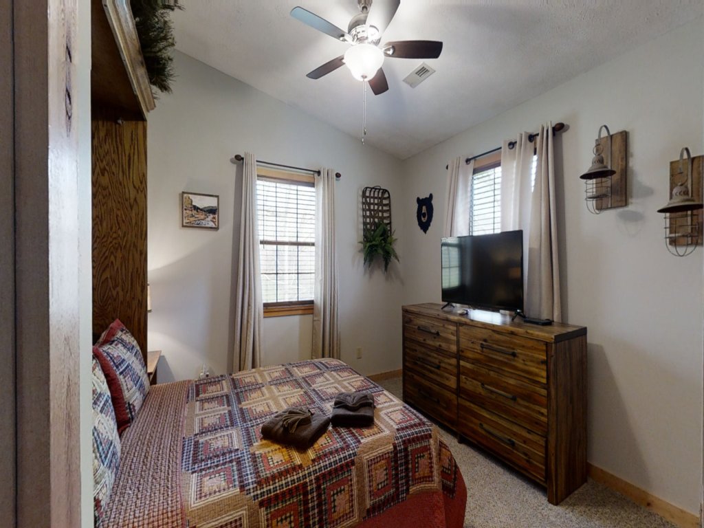 A Cowpoke's Dream Vacation Rental in Sevierville - RedAwning