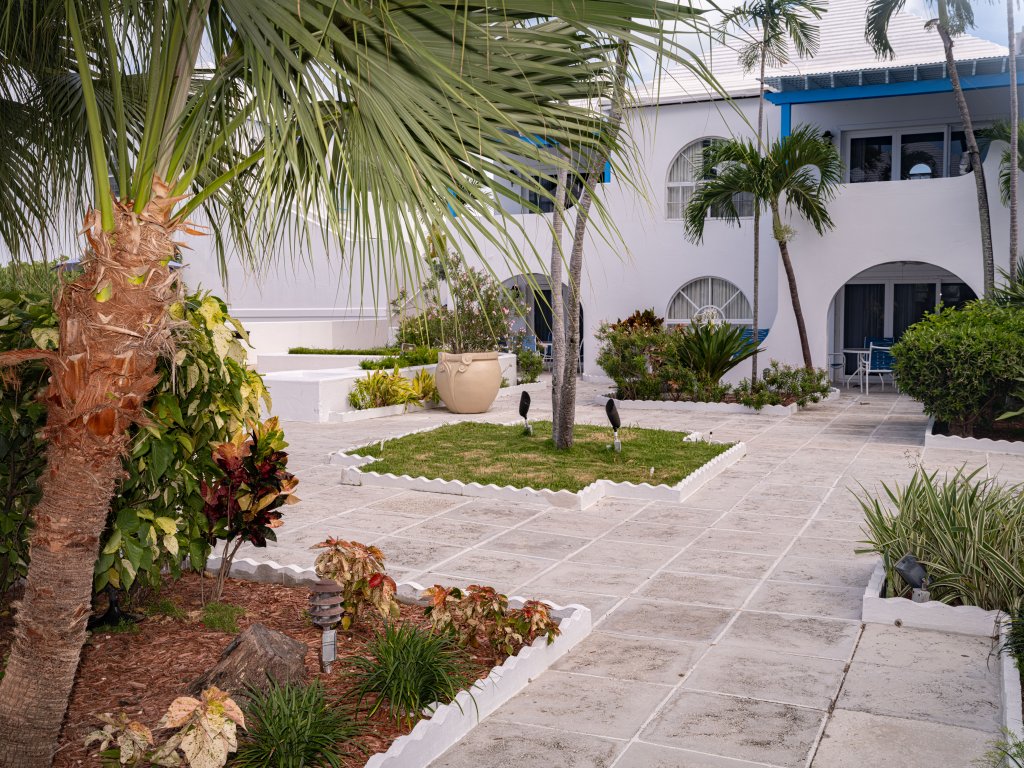 Family Villa With Full Kitchen, Shared Outdoor Pool & Steps From Beach Vacation Rental - RedAwning