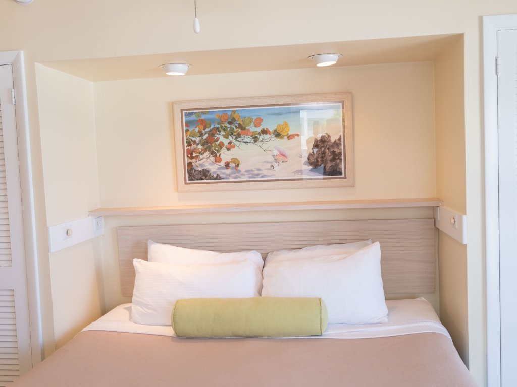 Deluxe Villa Located Just Steps From the Beach With Resort Amenities! Vacation Rental - RedAwning