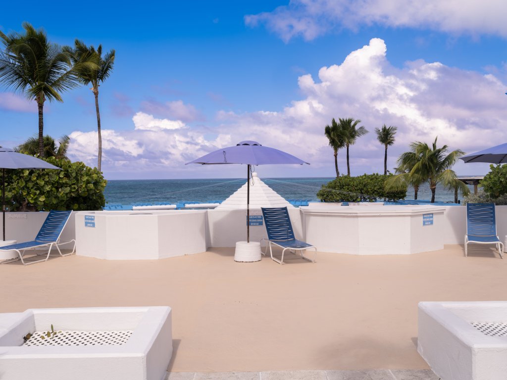 Deluxe Villa Located Just Steps From the Beach With Resort Amenities! Vacation Rental - RedAwning