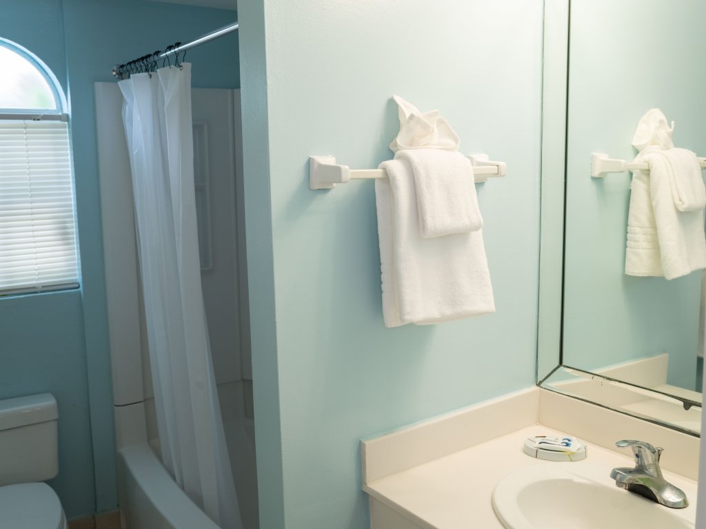 Paradise Island Beach Club - Deluxe Ocean View Villa with Free Wifi! Vacation Rental - RedAwning