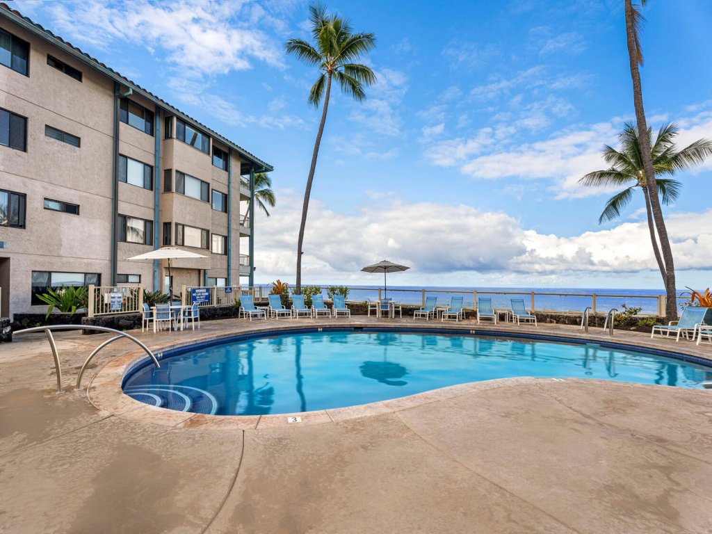 Kona Reef#D26 Vacation Rental in Kailua Kona - RedAwning