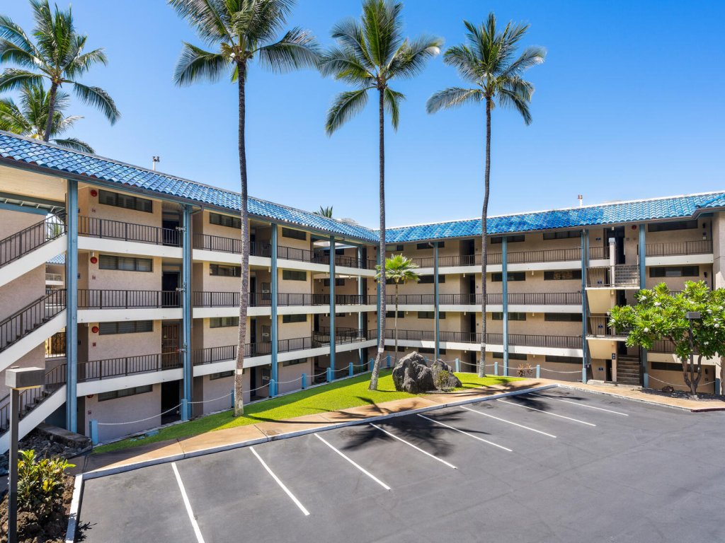 Kona Reef#D26 Vacation Rental in Kailua Kona - RedAwning
