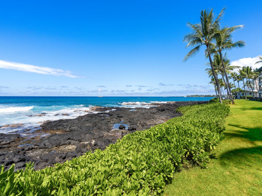 Kona Reef#D26 Vacation Rental in Kailua Kona - RedAwning