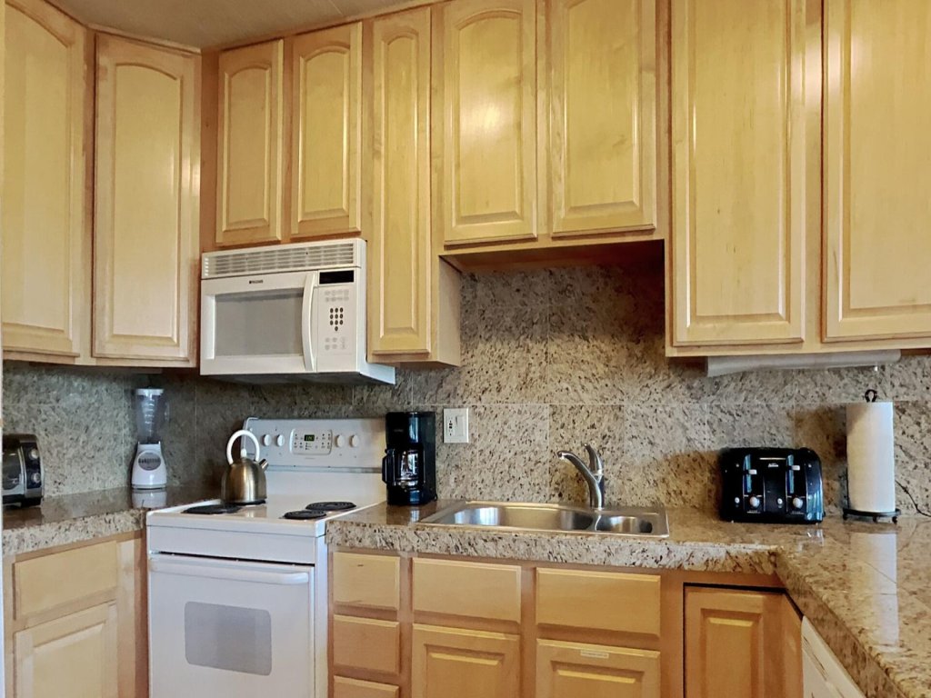 Deluxe Slopeside Condo Just Steps to Mammoth Mountain with 3 Spas, Pool and Sauna and Free WiFi and Parking - Unit 531 at 1849 Condos Vacation Rental in Mammoth Lakes - RedAwning