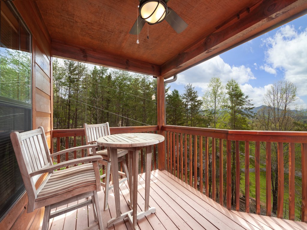 BareFoot Cabin Vacation Rental in Sevierville - RedAwning