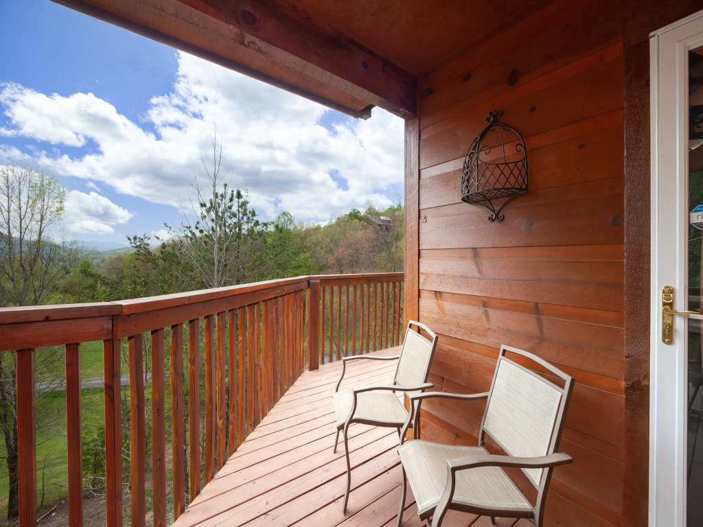 BareFoot Cabin Vacation Rental in Sevierville - RedAwning