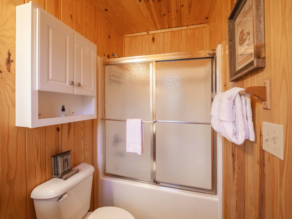 BareFoot Cabin Vacation Rental in Sevierville - RedAwning