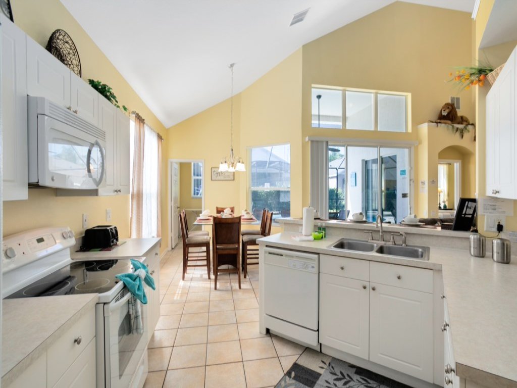 Fantastic Resort 5BR House - South Facing Pool/Spa Vacation Rental in Kissimmee - RedAwning