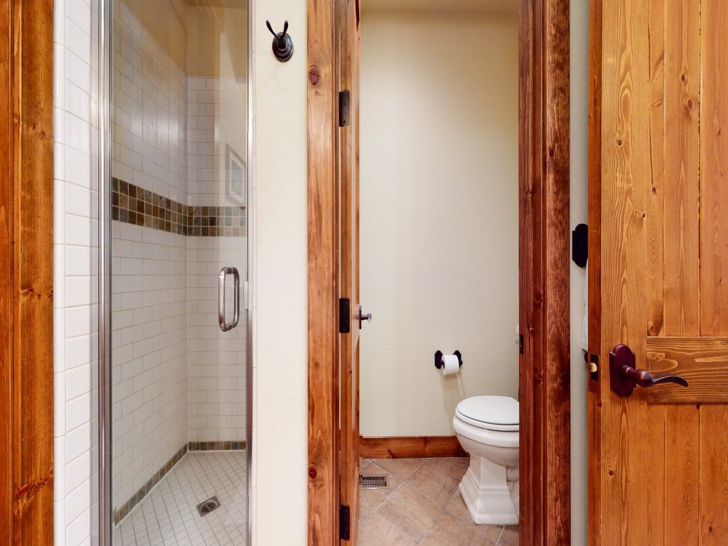 Snowcreek VI The Lodges 1127 3 Suites, Spacious with Mountain Views, Private Garage and Washer Dryer Vacation Rental in Mammoth Lakes - RedAwning