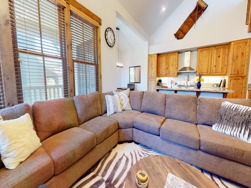 Snowcreek VI The Lodges 1127 3 Suites, Spacious with Mountain Views, Private Garage and Washer Dryer Vacation Rental in Mammoth Lakes - RedAwning