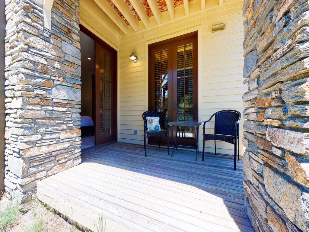 Snowcreek VI The Lodges 1127 3 Suites, Spacious with Mountain Views, Private Garage and Washer Dryer Vacation Rental in Mammoth Lakes - RedAwning