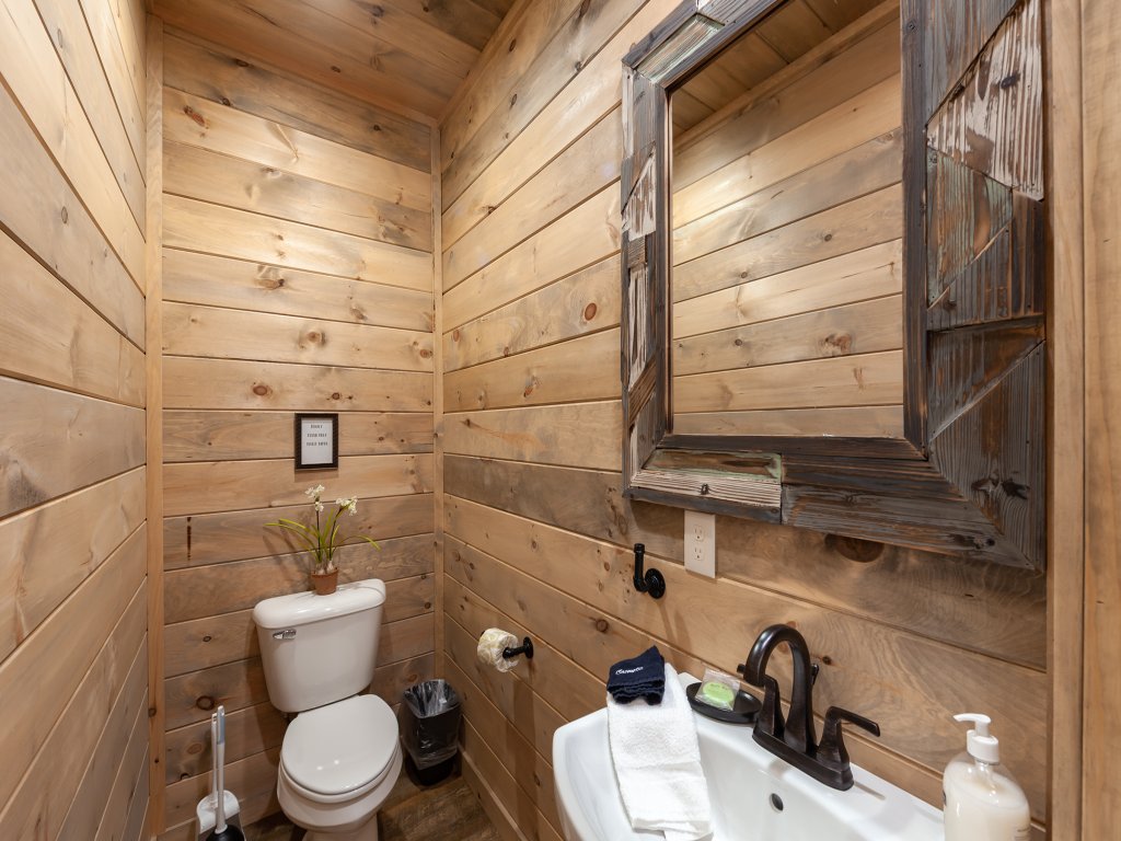 Brand New Freedom Cabin with Large Deck Vacation Rental in Sevierville - RedAwning