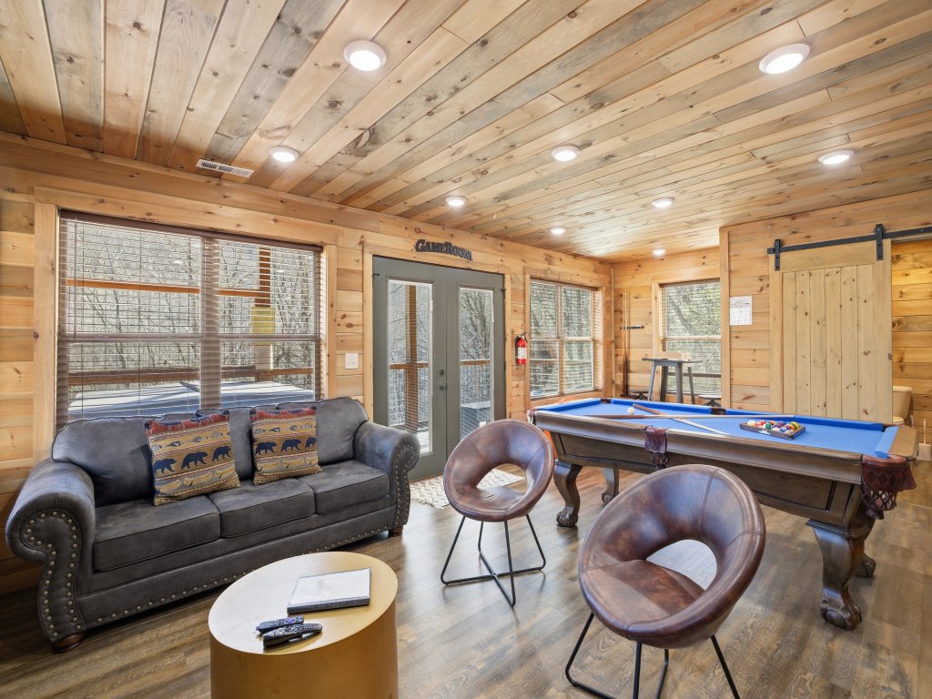 Brand New Freedom Cabin with Large Deck Vacation Rental in Sevierville - RedAwning