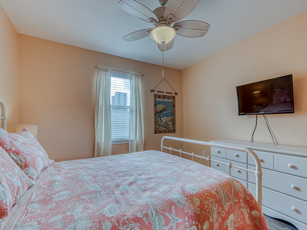 Alabama Sands Unit 2 Vacation Rental in Gulf Shores - RedAwning