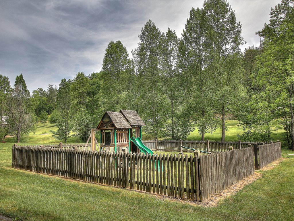 Kim's Cove Motorcycle-Friendly Cabin features Game Room Vacation Rental in Sevierville - RedAwning