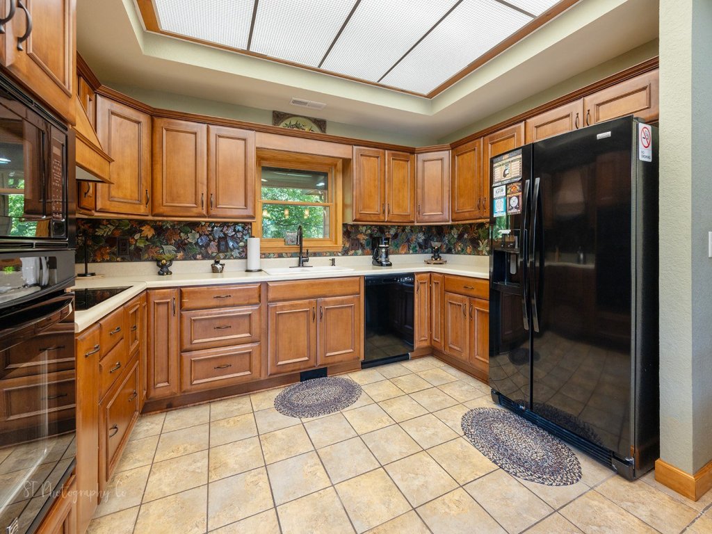 Kim's Cove Motorcycle-Friendly Cabin features Game Room Vacation Rental in Sevierville - RedAwning